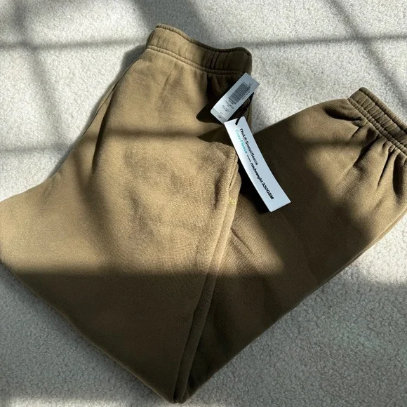 Brand New with Tag ARITZIA MEGA FIT TNA Mire Green Sweatpants Sz S - Picture 1 of 4